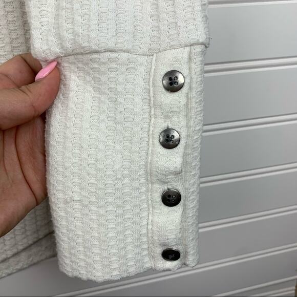 Chaser Waffle Knit Long Sleeve Thermal Top with Button Sleeves Medium - Picture 10 of 11